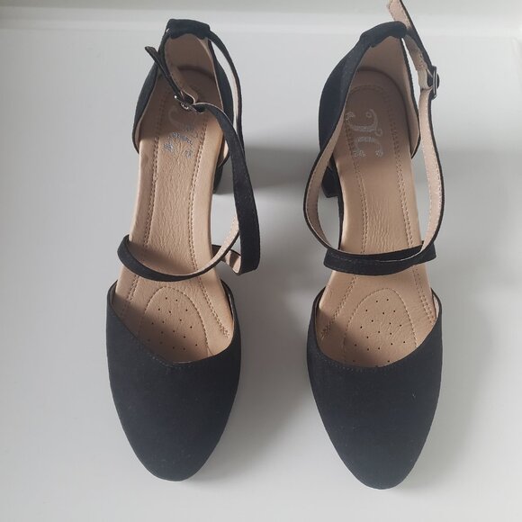 Black Block Heels [Size 8] - Picture 2 of 6